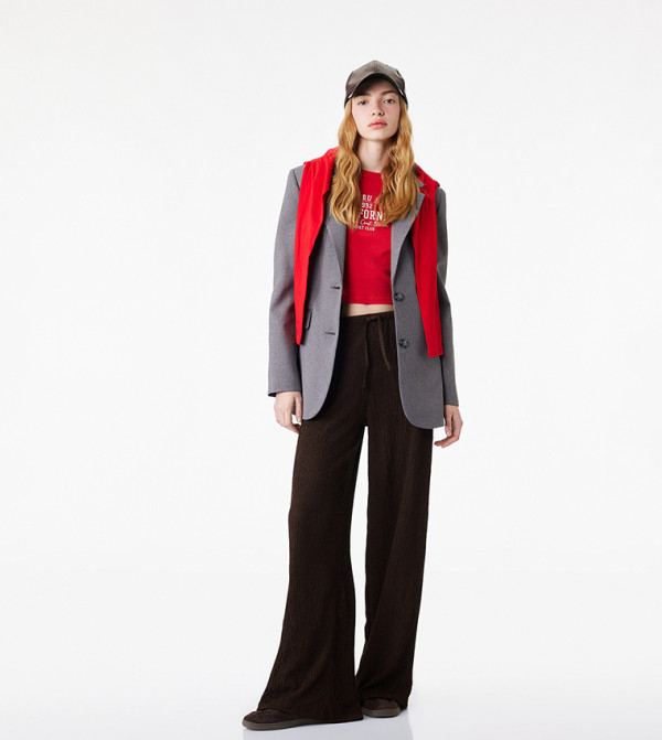 بنطلون بخصر عالي