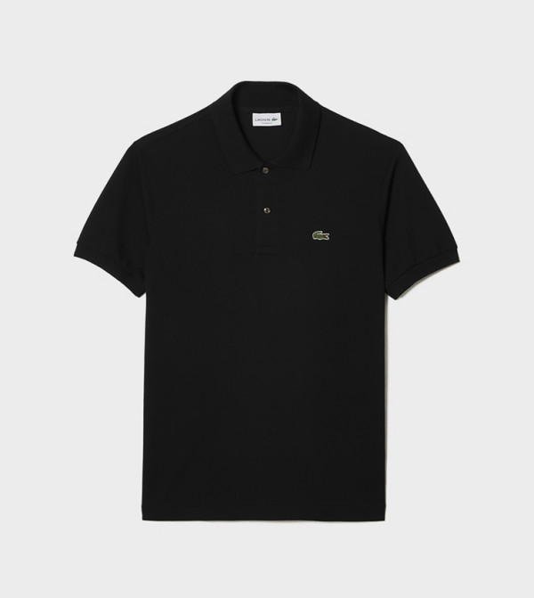 تيشيرت بولو بشعار وكم قصير