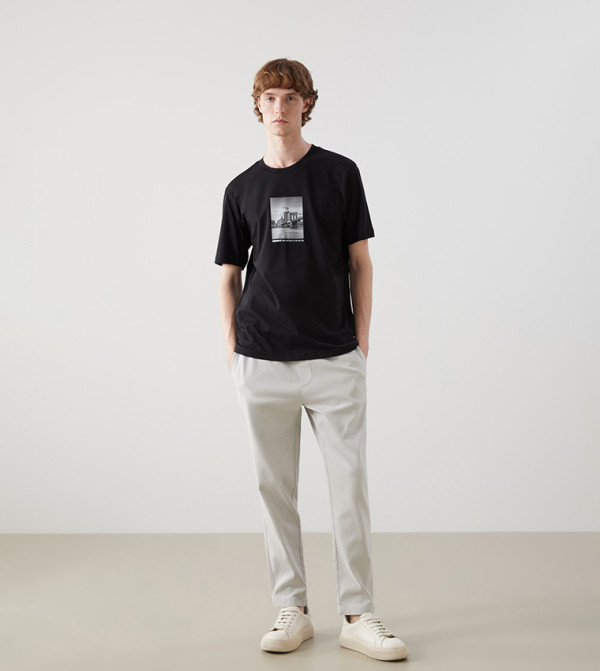 بنطال تشينو سادة بقصة ضيقة 