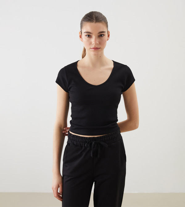 Solid Short Sleeves Crop T-Shirt