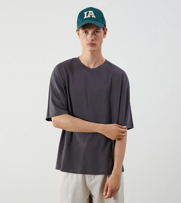 تيشيرت واسع سادة بكم قصير