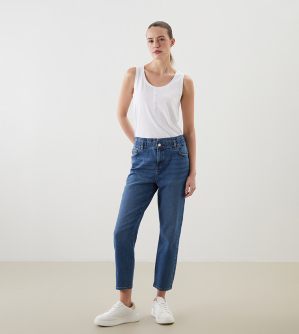Washed Elastic Waist Mom Fit Jeans