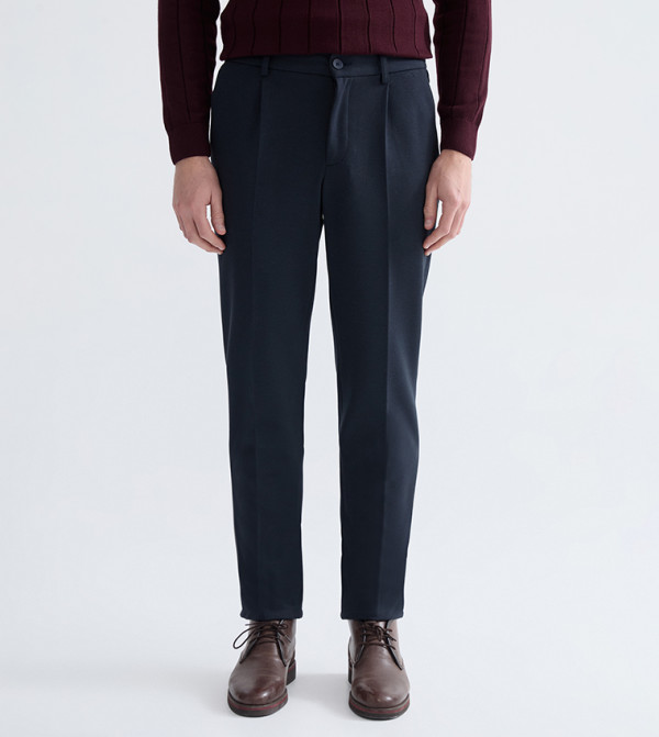 بنطال تويل بخصر متوسط وقصة ضيقة