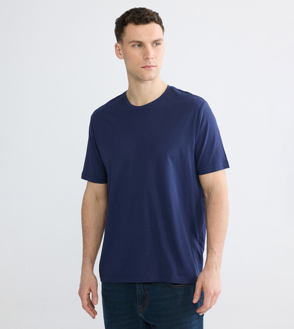 تيشيرت سادة بقبة مستديرة