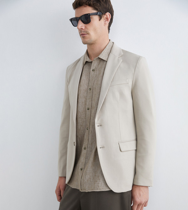 Solid Single Breasted Slim Fit Blazer