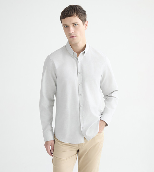 Solid Button-Down Collar Slim Fit Oxford Shirt