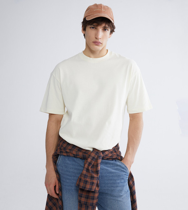 تيشيرت سادة بكم قصير بقصة واسعة