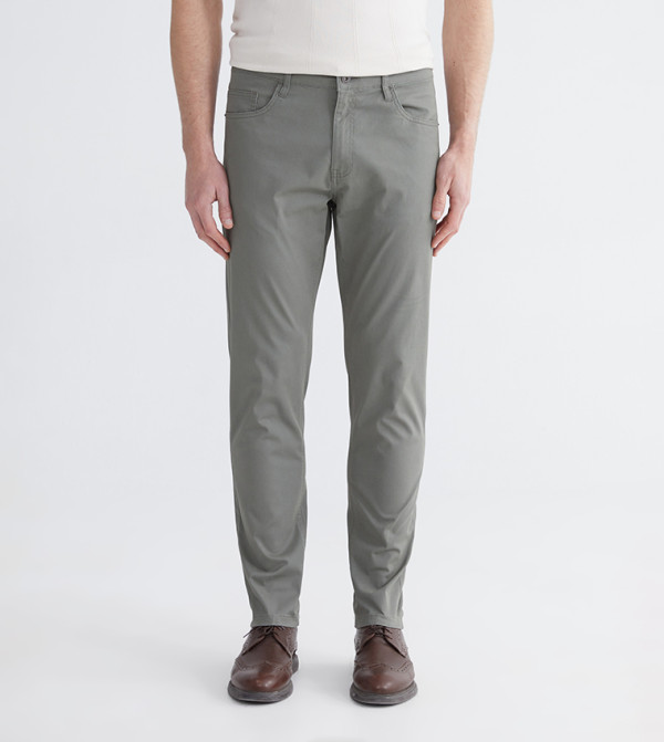 Mid Rise Slim Fit Gabardine Chinos