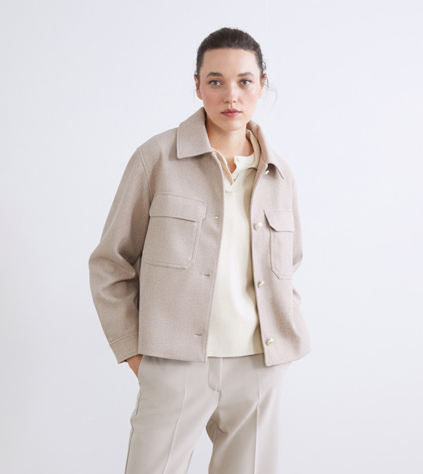 قميص أوفرشيرت منسوج بأكمام طويلة مع جيوب