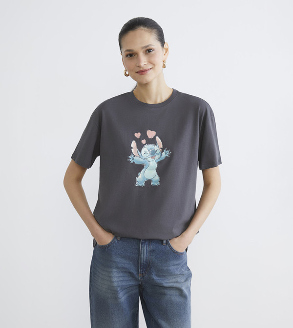 تيشيرت كاجوال بطبعة وكم قصير 