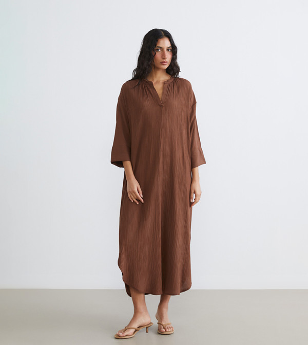 Textured V-Neck 3/4 Sleeves Midi Dress