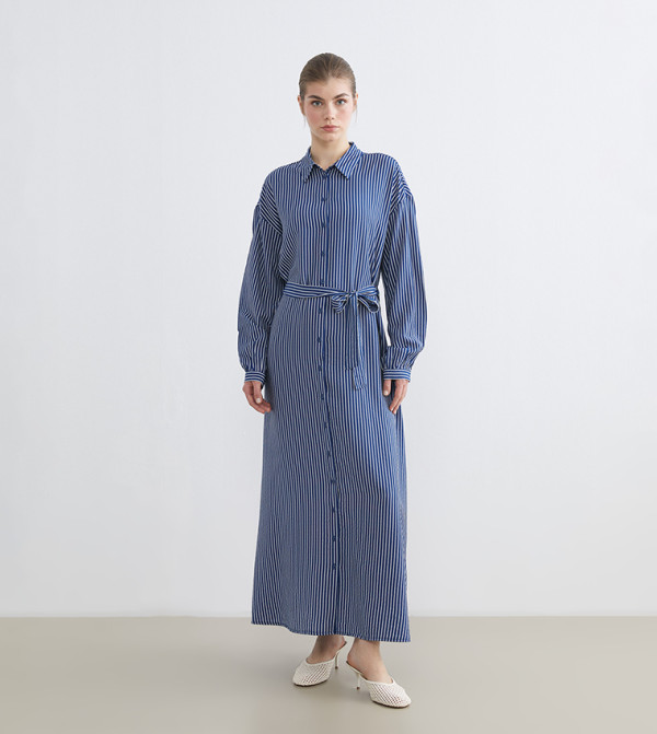 فستان قميص مخطط بكم بالون وحزام