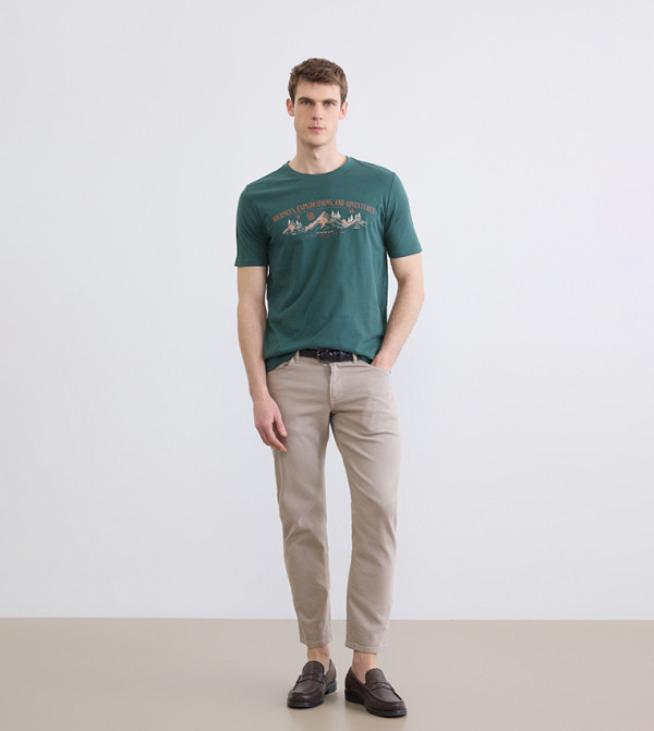 تيشيرت بقبة مستديرة وطبعة