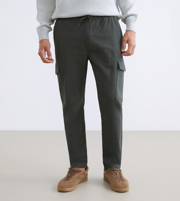 Mid Rise Slim Fit Cargo Trousers