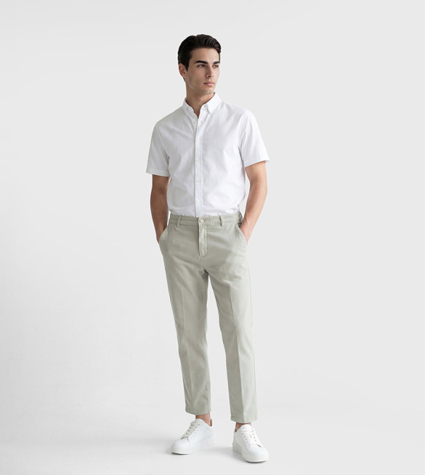 Solid Mid Rise Straight Fit Trousers