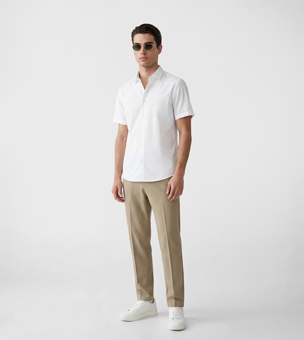 Solid Mid Rise Straight Fit Trousers