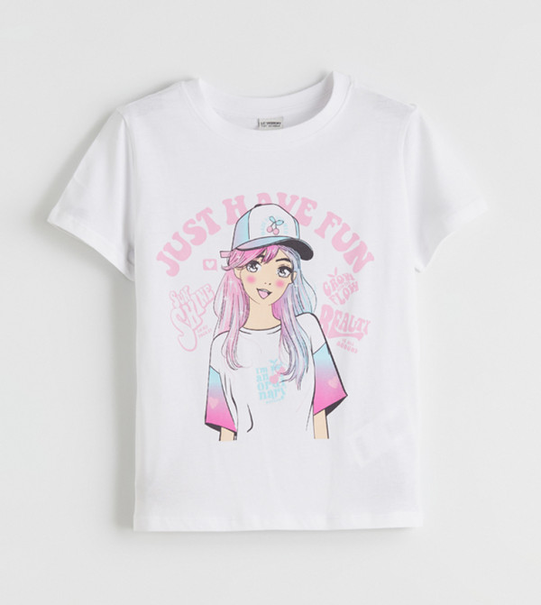 تيشيرت بطبعة وكم قصير 