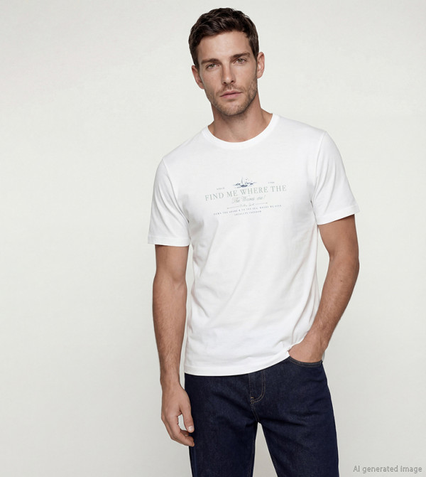 تيشيرت بقبة مستديرة وطبعة