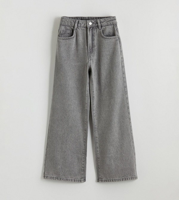 جينز واسع مغسول