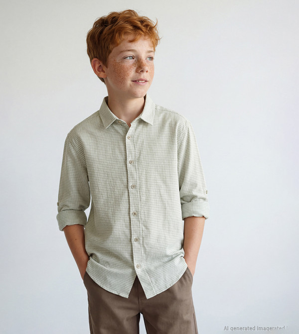 قميص كاروهات وكم طويل