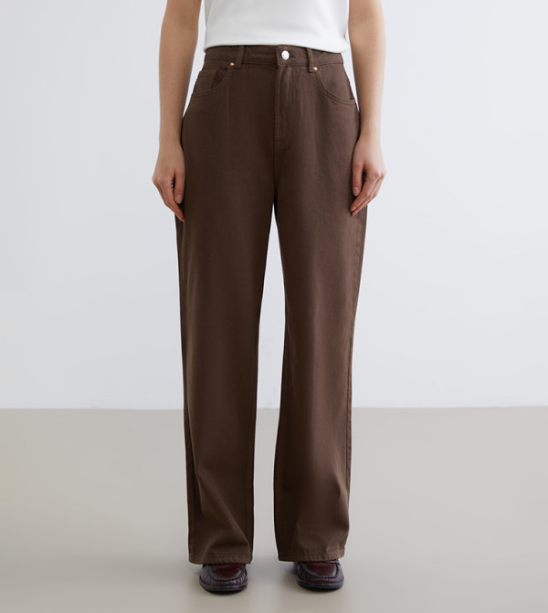 جينز مغسول بخصر عالي