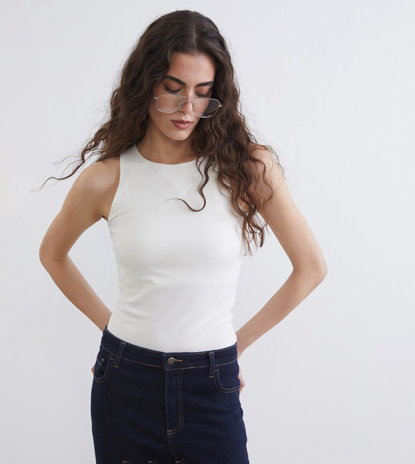 Solid Sleeveless Top
