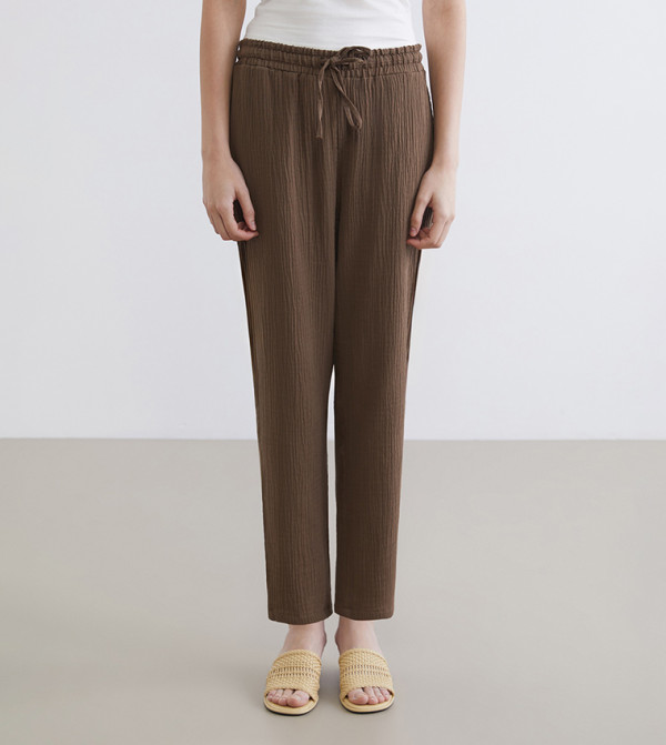 Drawstring Waist Carrot Fit Muslin Trousers