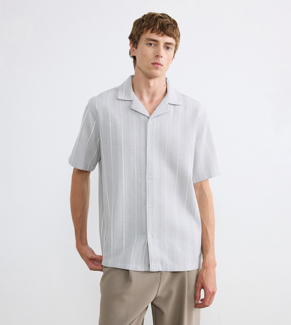 Textured Revere Collar Short Sleeves Shirt