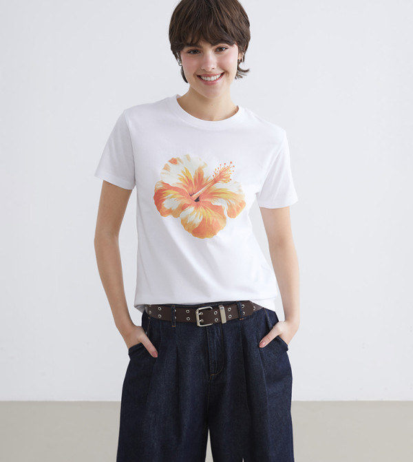 تيشيرت كم قصير بطبعة الورود 