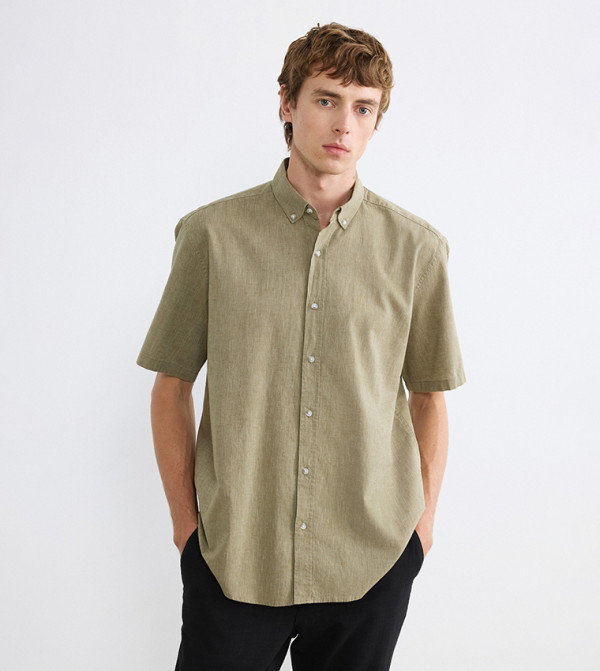 Textured Button Down Short Sleeves Regular Shirt