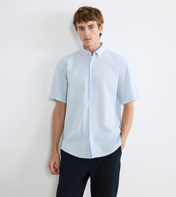 Textured Button Down Short Sleeves Regular Shirt