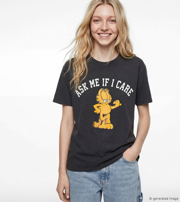 Garfield Printed Crew Neck T-Shirt