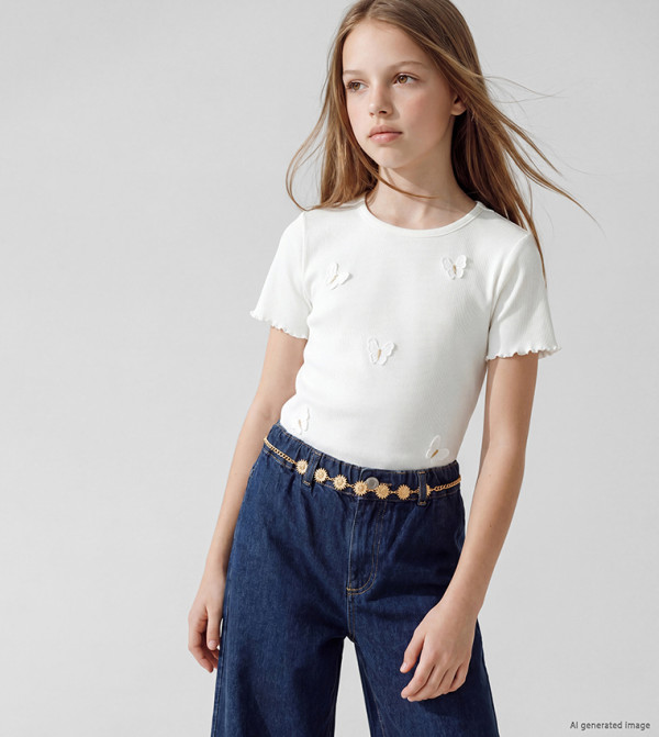 Appliqued Short Sleeves Top