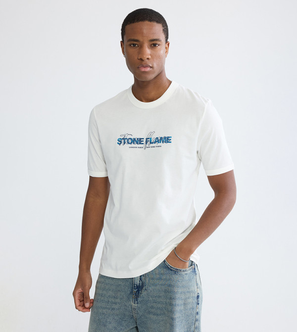 تيشيرت بطبعة وكم قصير