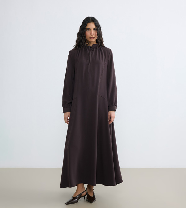 فستان ماكسي مزموم بربطة عنق 