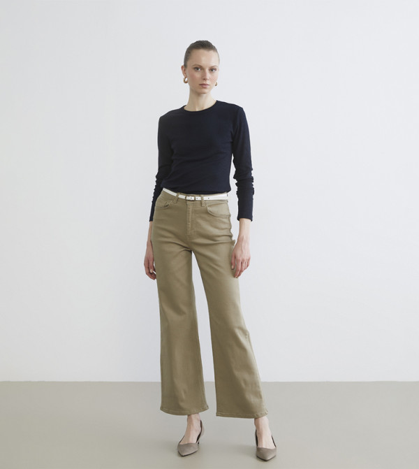 جينز واسع مغسول