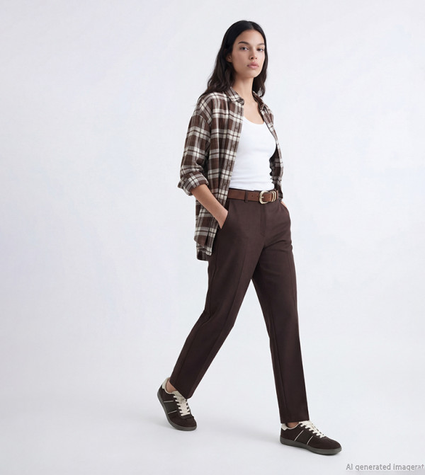 بنطلون سادة بقصة عادية و