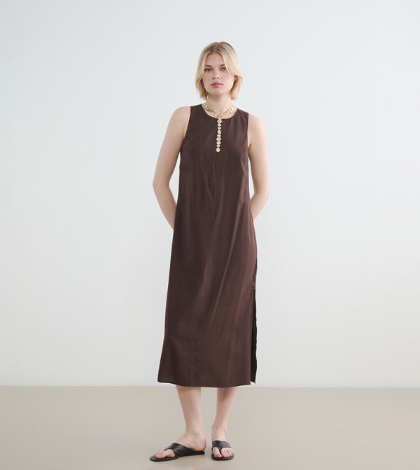 Side Slit Crew Neck Sleeveless Midi Dress