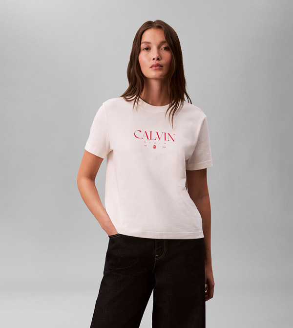 تيشيرت كم قصير بطبعة شعار