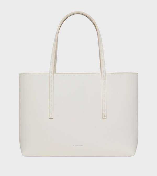 شنطة توت بشعار 