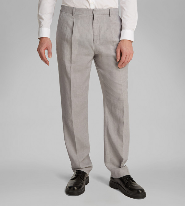 Traveler Linen Pleated Trousers