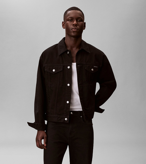 جاكيت جينز بكم طويل وشعار 