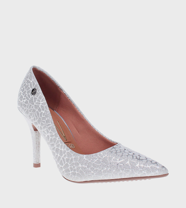 حذاء كعب عالي بمقدمة مدببة