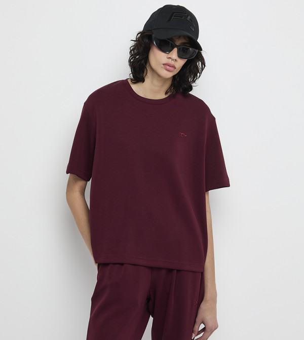 تيشيرت محبوك بشعار 