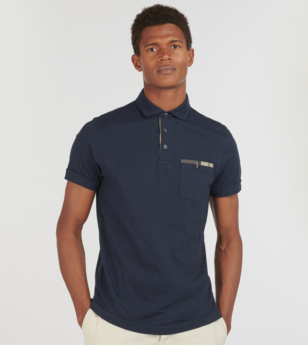 تيشيرت بولو بجيب وحواف متباينة