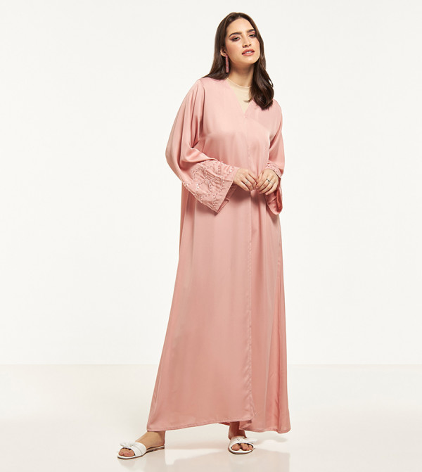 عباية مزخرفة مع طرحة 