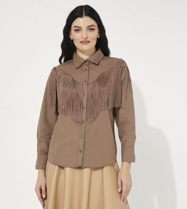 قميص بياقة كلاسيكية