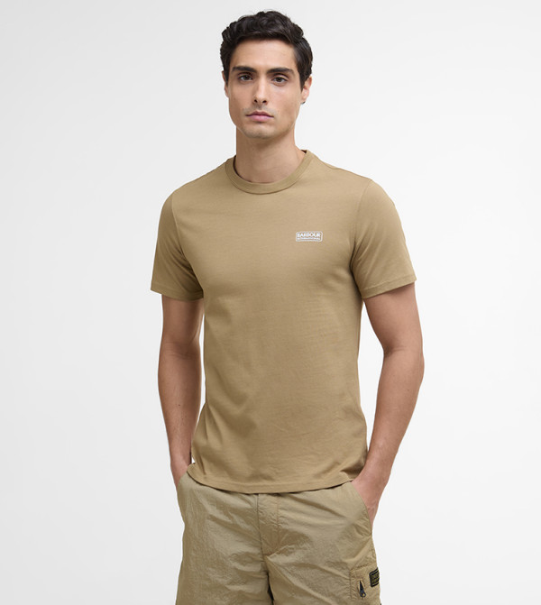 تيشيرت بياقة مستديرة وطبعة الشعار 