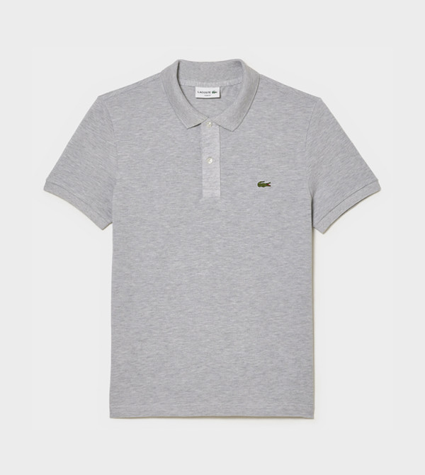 تيشيرت بولو بشعار وكم قصير