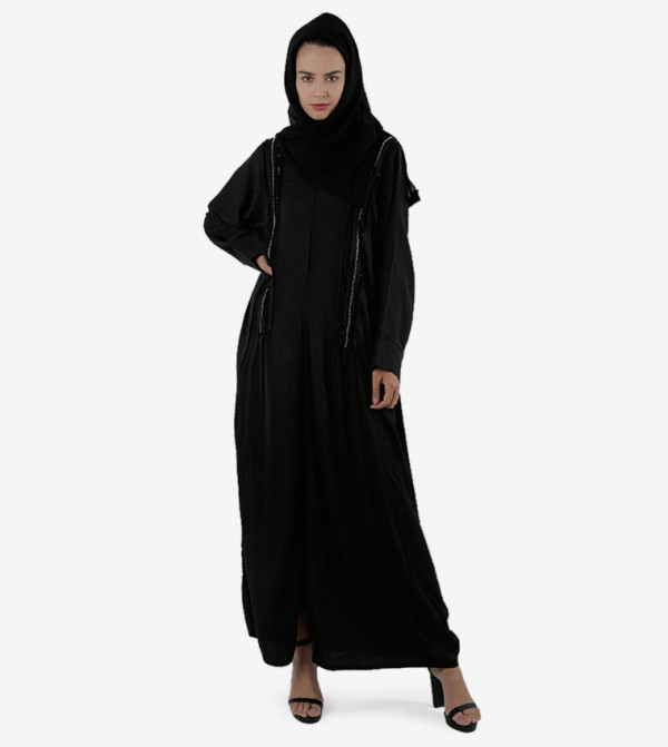 عباية بياقة مستديرة وأكمام طويلة مطرزة - أسود
